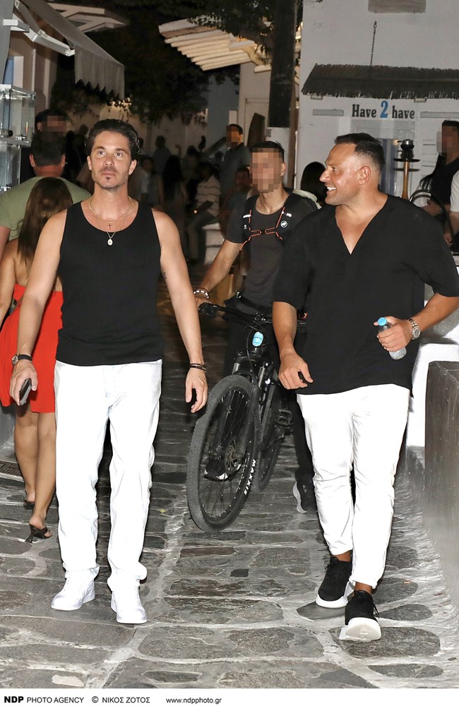 Νίκος Οικονομόπουλος