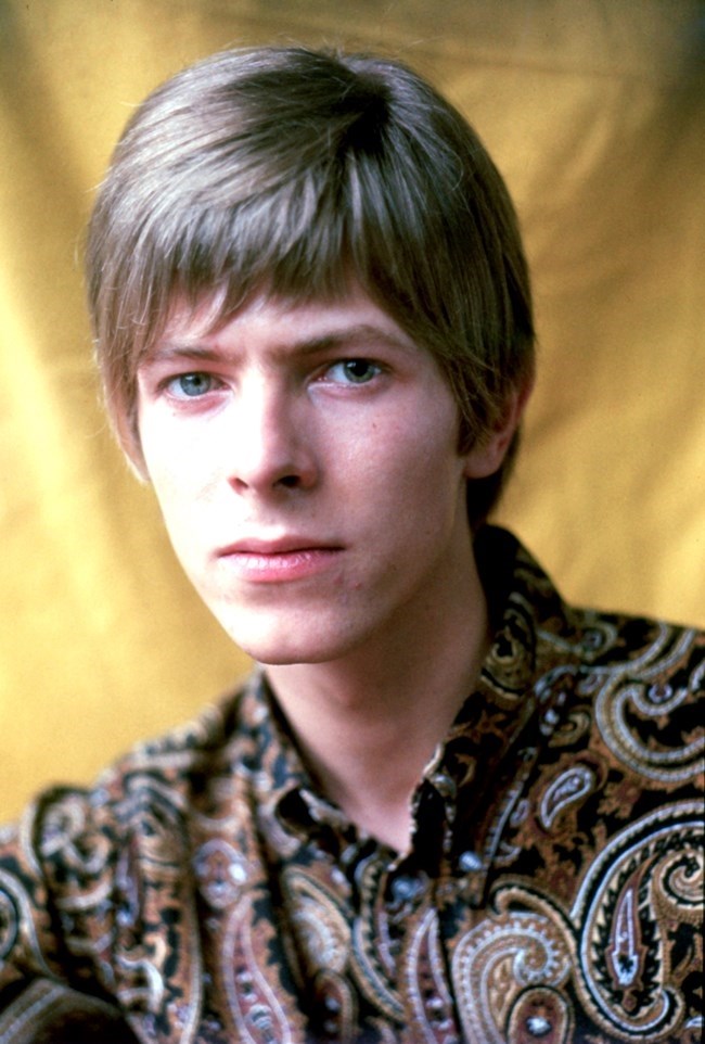 David-Bowie-Esquire-01