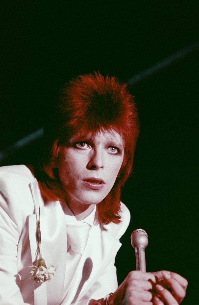 David-Bowie-Esquire-17