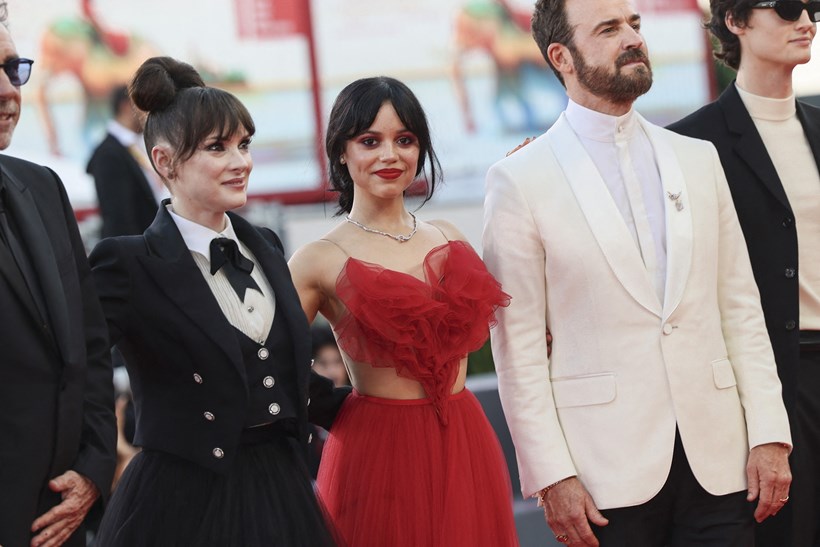 winona ryder jenna ortega justin theroux