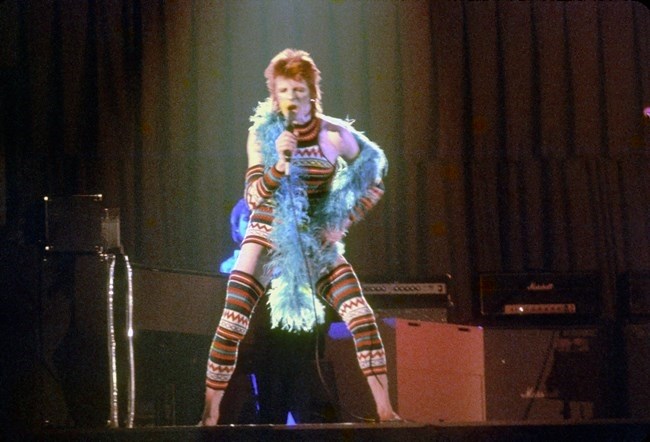 David-Bowie-Esquire-05