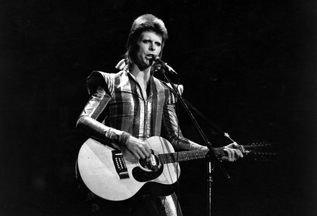 David-Bowie-Esquire-07