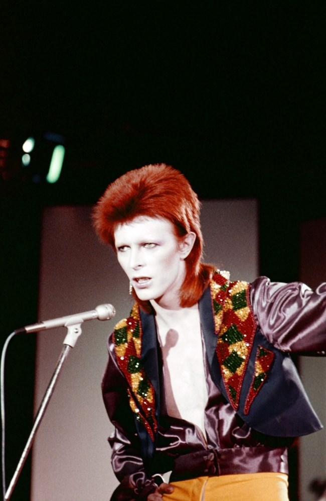 David-Bowie-Esquire-16