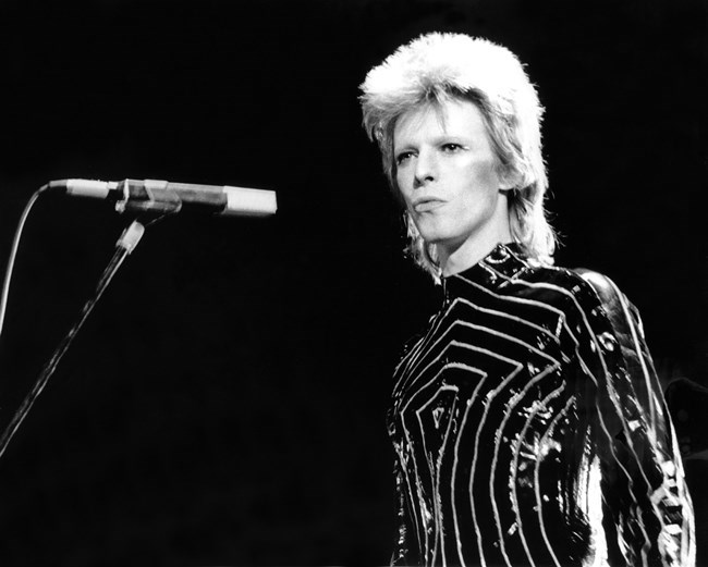 David-Bowie-Esquire-03