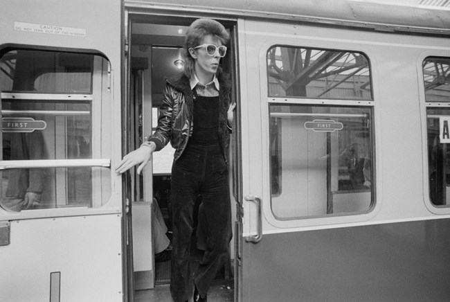 David-Bowie-Esquire-08