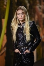gigi hadid 1- 23 b
