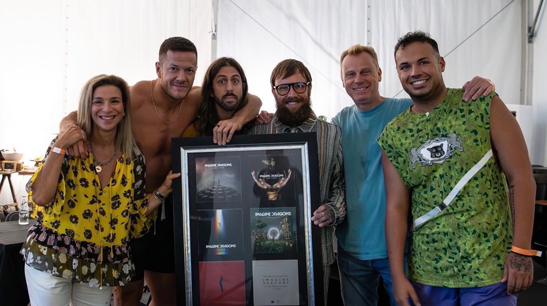 Imagine Dragons εντυπωσίασαν στο ΟΑΚΑ, παρά την βροχή!