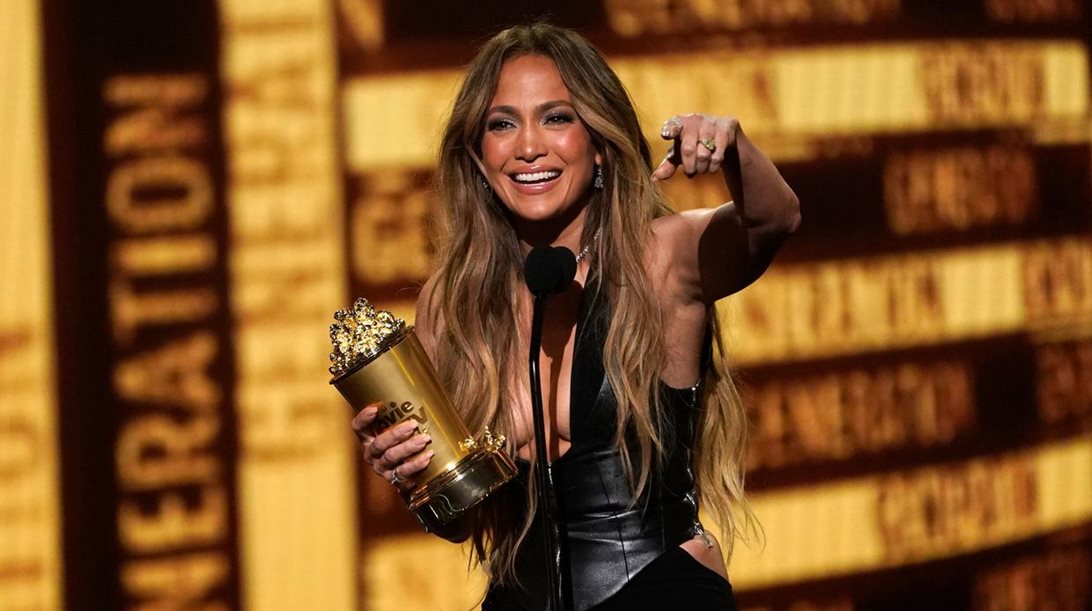 Jennifer Lopez: "Ευχαριστώ όσους με πλήγωσαν και μου είπαν ψέματα"