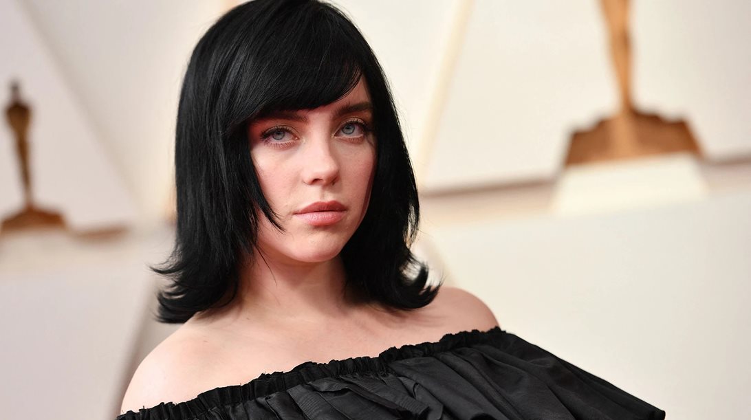 Billie Eilish - Η ολόσωστη απάντηση σε hater που κριτίκαρε red carpet εμφάνισή της