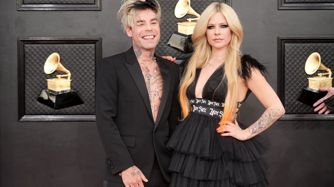 Love is Alive - Αρραβωνιάστηκε η Avril Lavigne με τον Mod Sun