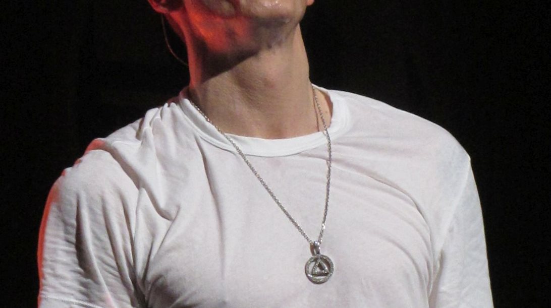 Ο Εminem ανακοινώνει την κυκλοφορία του νέου album του!