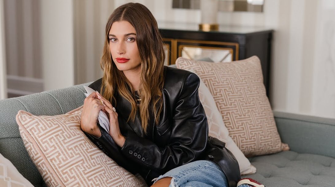 Η Hailey Bieber μιλά για το ενδεχόμενο απόκτησης οικογένειας με τον Justin