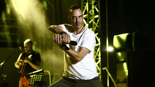 Πάνος Μουζουράκης live στο Βεάκειο Θέατρο Πειραιά