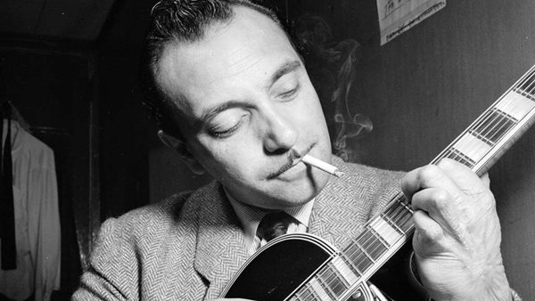 Django Reinhardt, o κιθαρίστας με τα 3 δάχτυλα που ενέπνευσε τους Black Sabbath