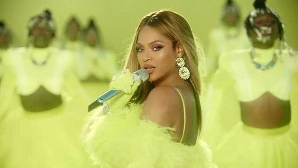 Beyoncé - Γράφει ιστορία στα charts του Billboard