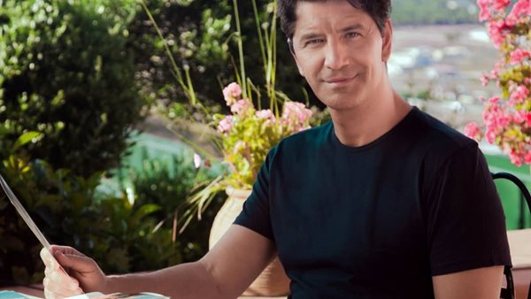 Σάκης Ρουβάς - Ο έρωτας με την Κάτια, το δύσκολο χειρουργείο και... οι απειλές