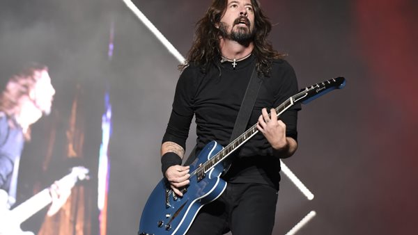 Dave Grohl - Ακόμα προσπαθεί να διαχειριστεί τον θάνατο του Kurt Cobain