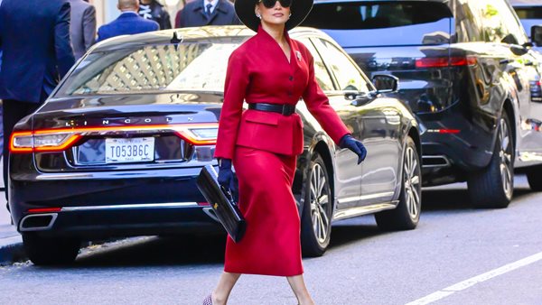 Viral ο γάμος Mantena–Gadiraju, με τη Jeniffer Lopez!