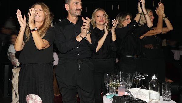 Μαρινέλλα στο Nox! Δίπλα της η Μπέτι Μαγγίρα.