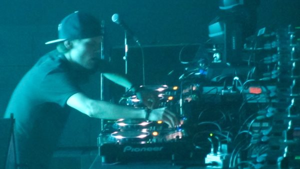 Ντοκιμαντέρ με θέμα την ζωή του Avicii θα δούμε στο Netflix.