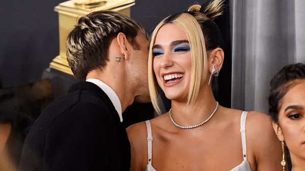 GRAMMYs 2020: Dua Lipa, Ariana Grande, Lizzo και όλοι οι stars στο κόκκινο χαλί