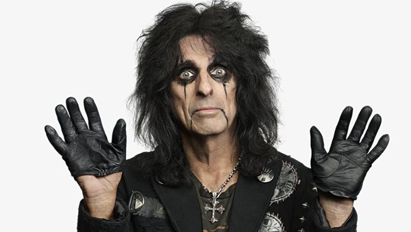 Alice Cooper: "Εμείς είπαμε στους KISS πού να αγοράσουν τα καλλυντικά τους"