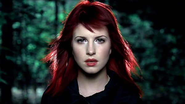 Το Loudwire δημοσίευσε τα πιο iconic emo μουσικά βίντεο των '00s