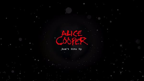 "Don't GIve Up": Το γεμάτο fans καινούριο music video του Alice Cooper