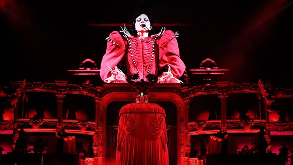 Η Lady Gaga pays tribute στον Ozzy Osbourne!