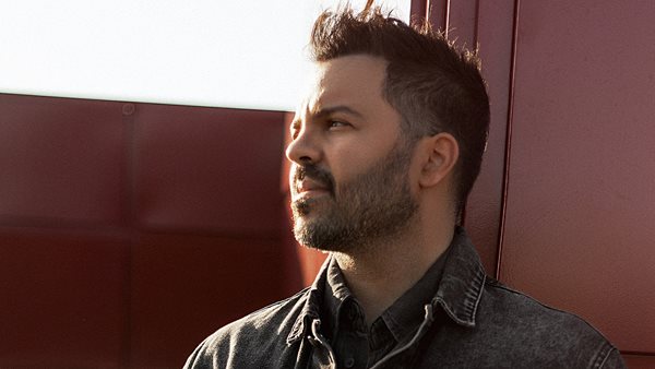 Έφτασε το νέο single του Νίκου Απέργη