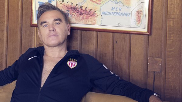 Morrissey - Δίνει thumbs up στην ταινία των Smiths "Shoplifters Of The World"