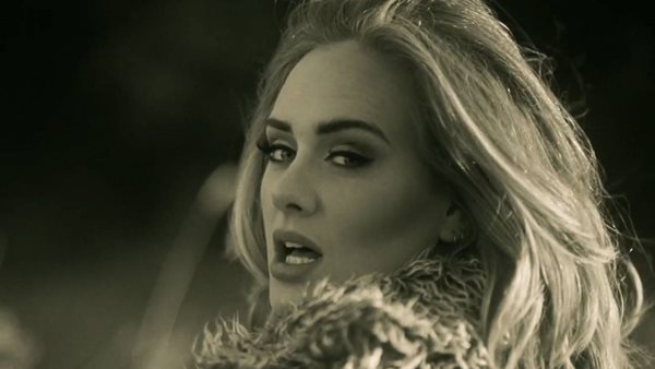 Adele: Ο manager της επιβεβαιώνει νέα μουσική μέσα στο 2020