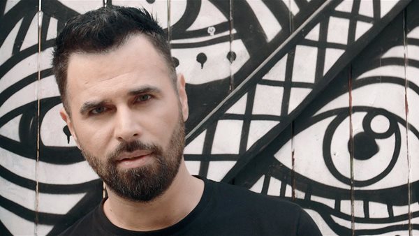 Γιώργος Παπαδόπουλος: "Το τελευταίο είδωλο που υπήρξε στην Ελλάδα ήταν ο Παντελίδης"