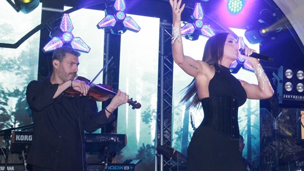 Live η Ιουλία Καλλιμάνη στο Amar Club της Θεσσαλονίκης!