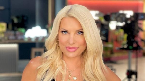 Η Ελένη Μενεγάκη αποθέωσε τον Σάκη Ρουβά: "Δεν υπάρχεις, Σάκη μου"