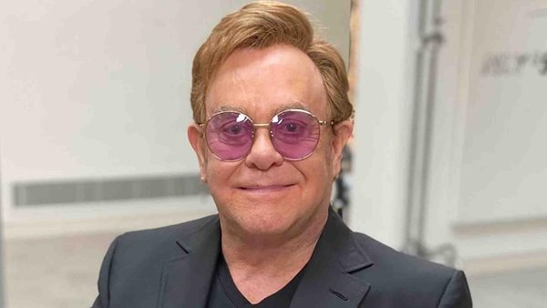 Elton John - Επέστρεψε και επίσημα σε περιοδεία ύστερα από 2 χρόνια