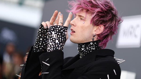 Οι εμφανίσεις στο κόκκινο χαλί των φετινών Billboard Music Awards