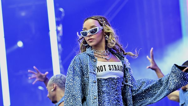 TikTok Viral! "No Broke Boys" των Disco Lines και Tinashe.