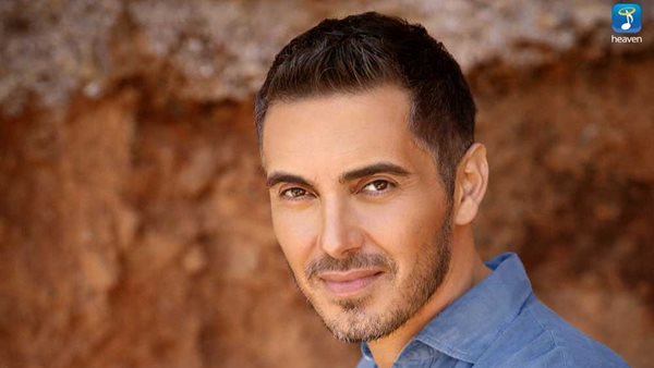 Το "Κανένας Μόνος" του Μιχάλη Χατζηγιάννη μέσα από τη νοηματική γλώσσα