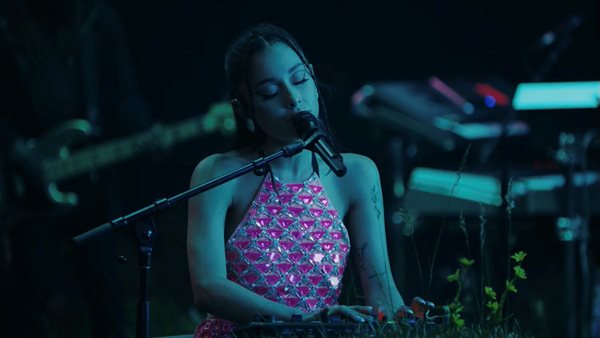 Τα νέα live performances της Ariana Grande για το Vevo