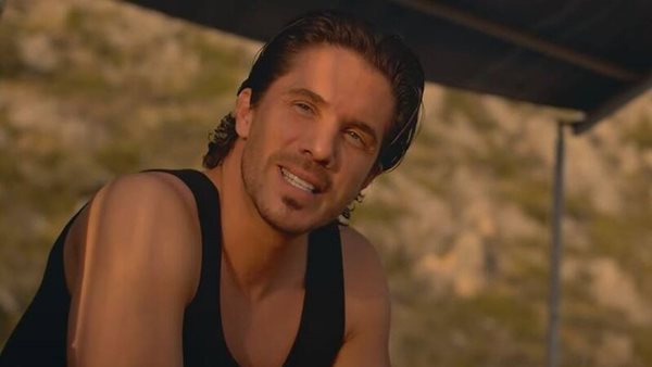 Νίκος Οικονομόπουλος: "Βγαίνω με θαυμάστριες και θα συνεχίσω να το κάνω"