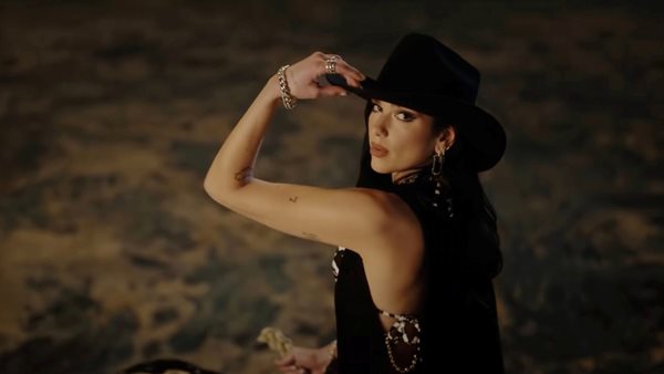 "Love Again" - Ώρα να δεις το καινούριο music video της Dua Lipa