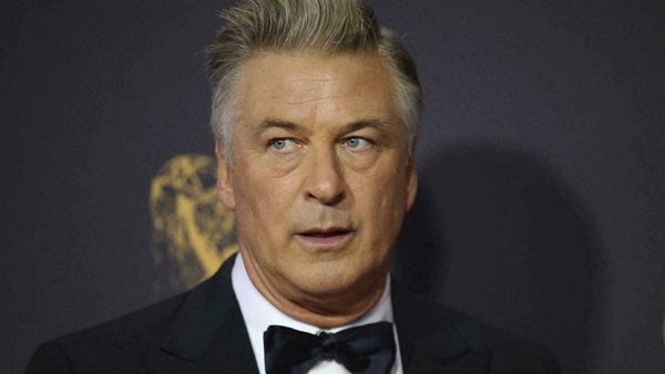 Alec Baldwin - Σκοτώθηκε κινηματογραφίστρια από ψεύτικο όπλο που χρησιμοποίησε ο ηθοποιός σε γυρίσματα ταινίας