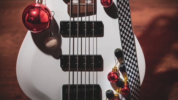 Tα πιο ενοχλητικά χριστουγεννιάτικα τραγούδια του 2025!