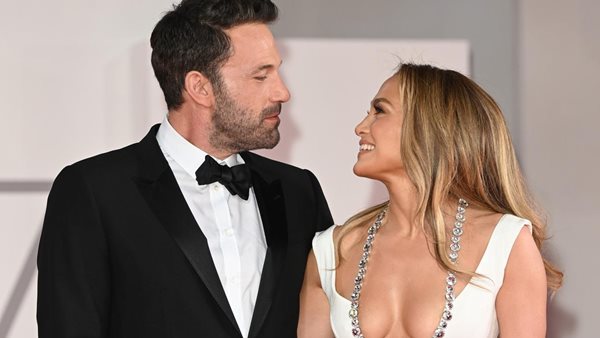 Ο Ben Affleck χαρακτηρίζει ως "όμορφη" την επανένωση με την Jennifer Lopez