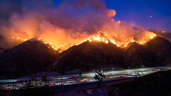 Οι Metallica στηρίζουν τα θύματα των πυρκαγιών της California