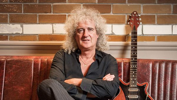 Brian May: "Ελπίζω να θυμόμαστε τα μαθήματα που παίρνουμε τώρα"
