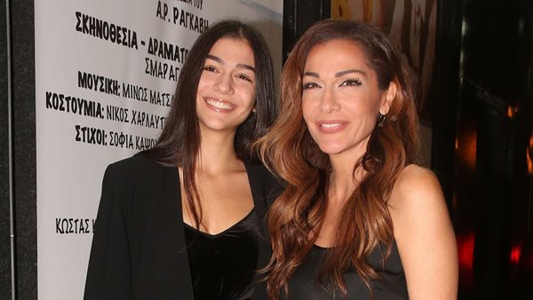 Το χριστουγεννιάτικο ντουέτο της Δέσποινας Βανδή με την κόρη της Μελίνα