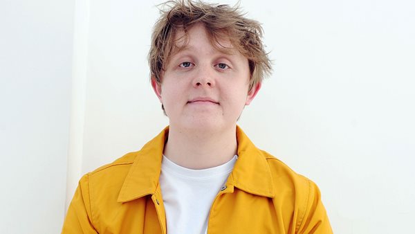 Ξανά στο studio ο Lewis Capaldi