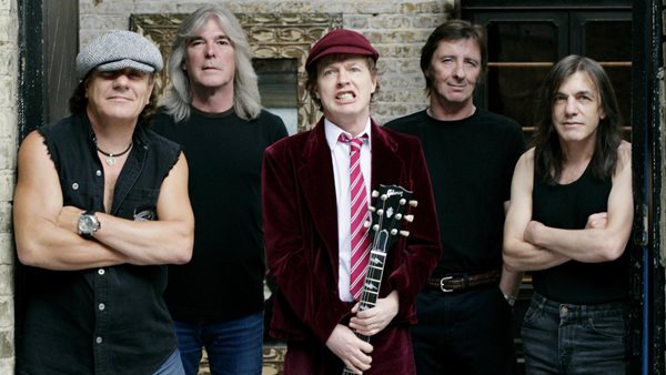 Οι αινιγματικές αναρτήσεις των AC/DC στα social media